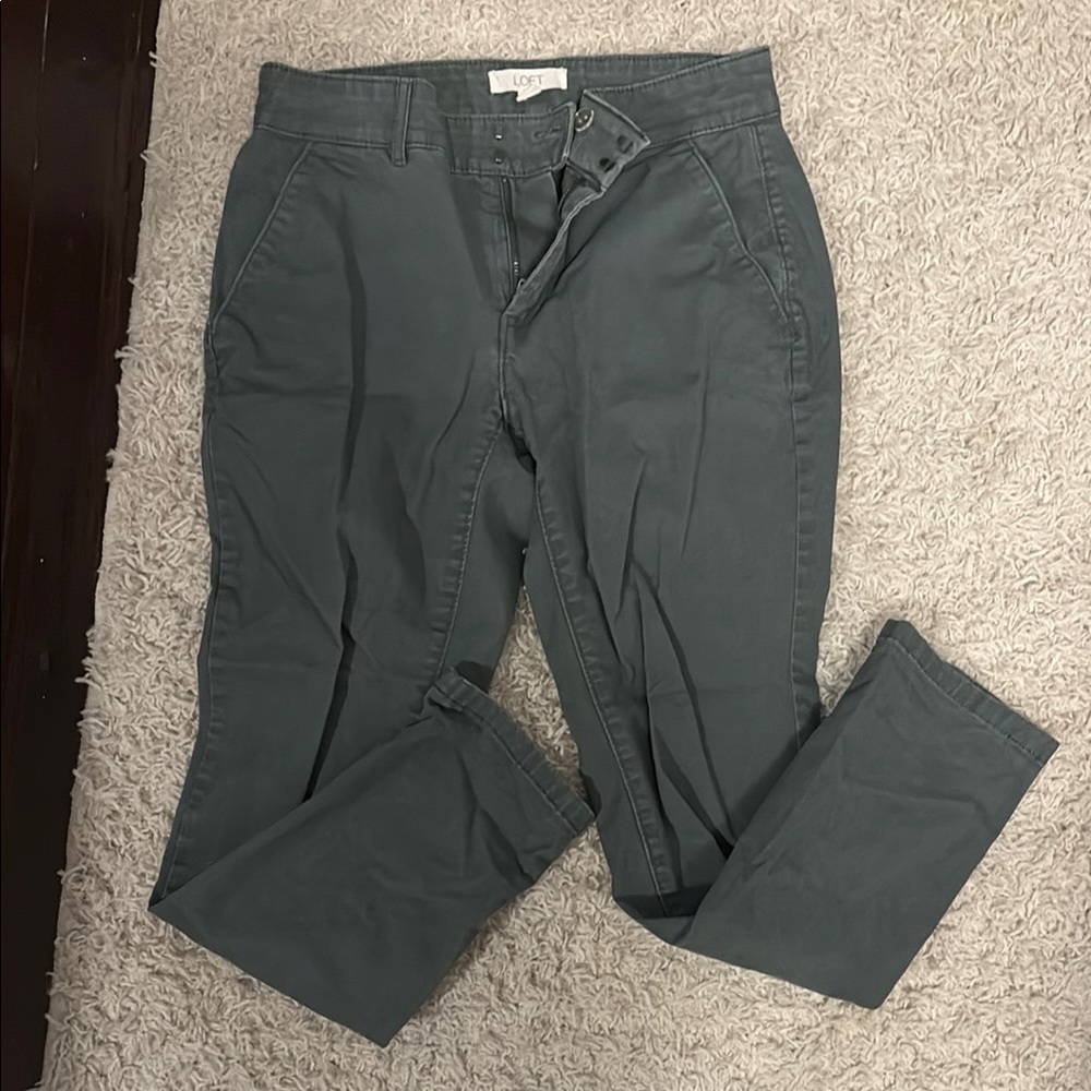 ✨3/$10✨Loft Women’s Gray/Green Pants
